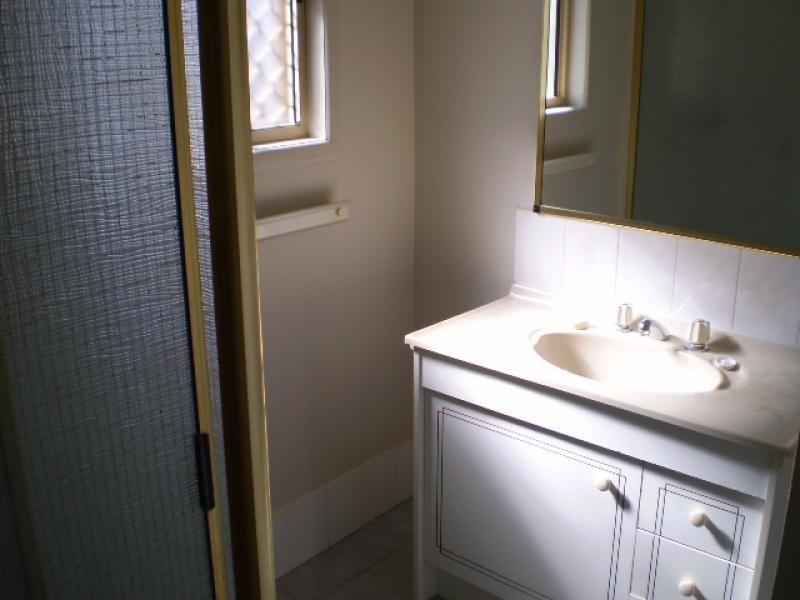 18 Southerden, Torquay QLD 4655