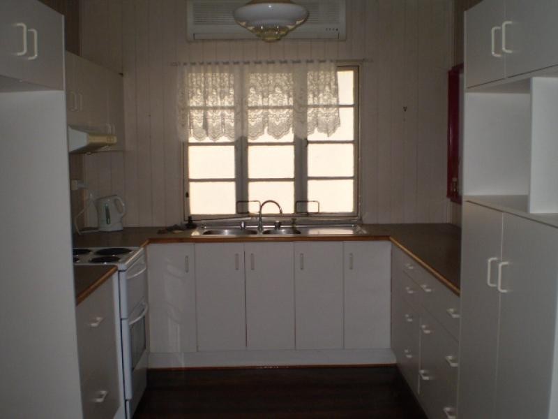 11 Ocean Street, Torquay QLD 4655