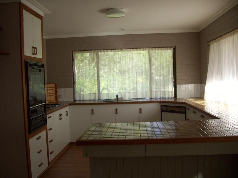 14 Boundary Road, Urangan QLD 4655