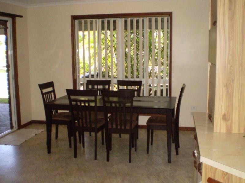 17 William Street, Urangan QLD 4655