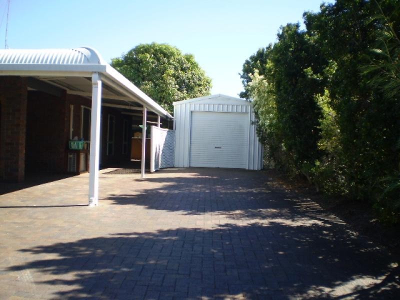 17 William Street, Urangan QLD 4655