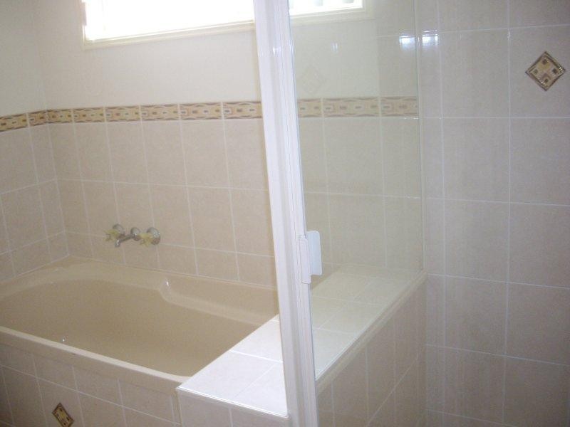 21 Jonwest Close, Torquay QLD 4655