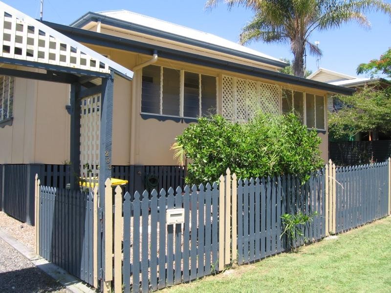 283 Torquay Tce, Torquay QLD 4655