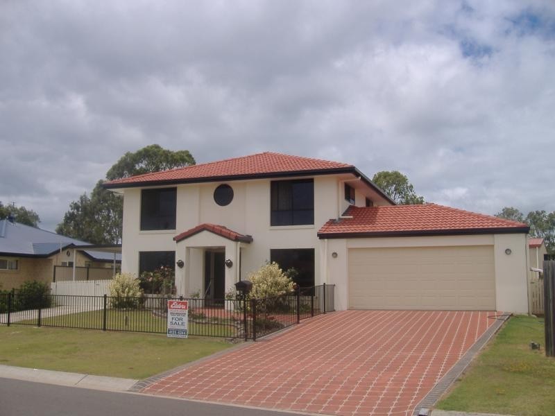 42 Foreshore Drive, Urangan QLD 4655