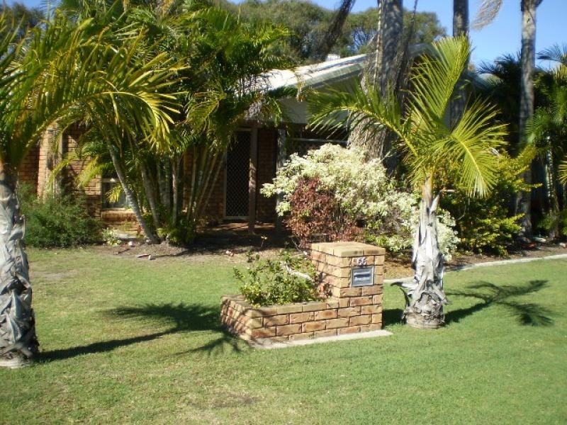 66 Limpus Street, Urangan QLD 4655
