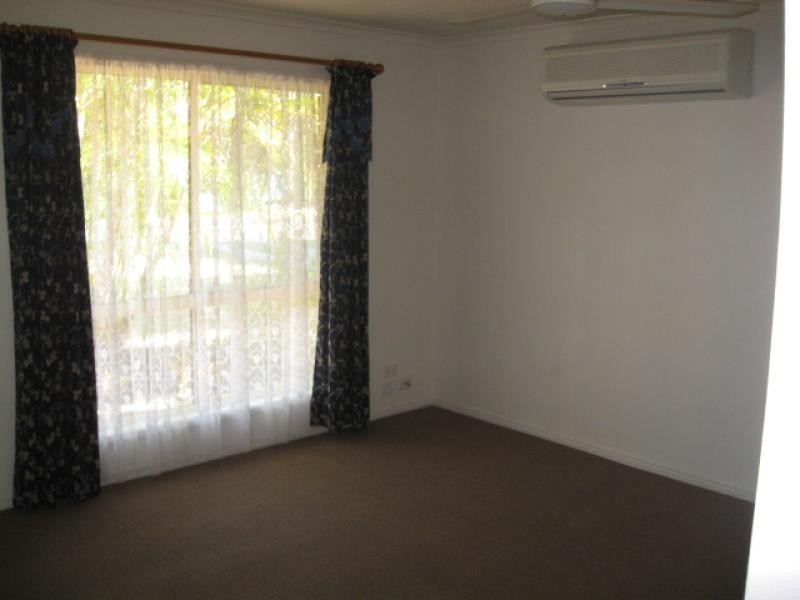 66 Limpus Street, Urangan QLD 4655