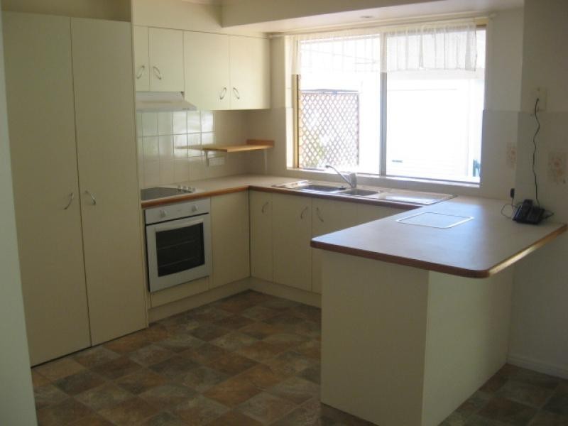 66 Limpus Street, Urangan QLD 4655