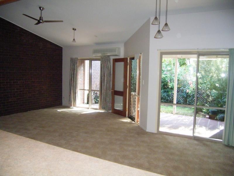 Unit 4/123 Freshwater Street, Torquay QLD 4655