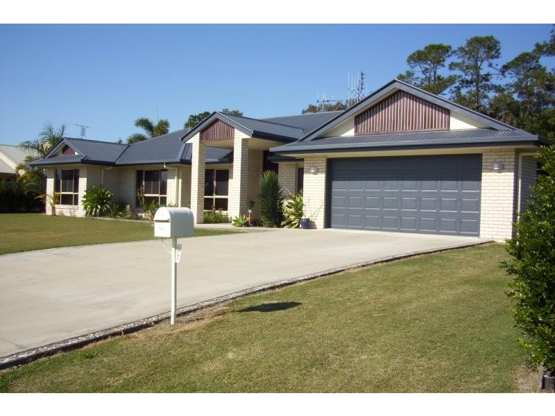 37 Seahorse Circuit, Dundowran Beach QLD 4655