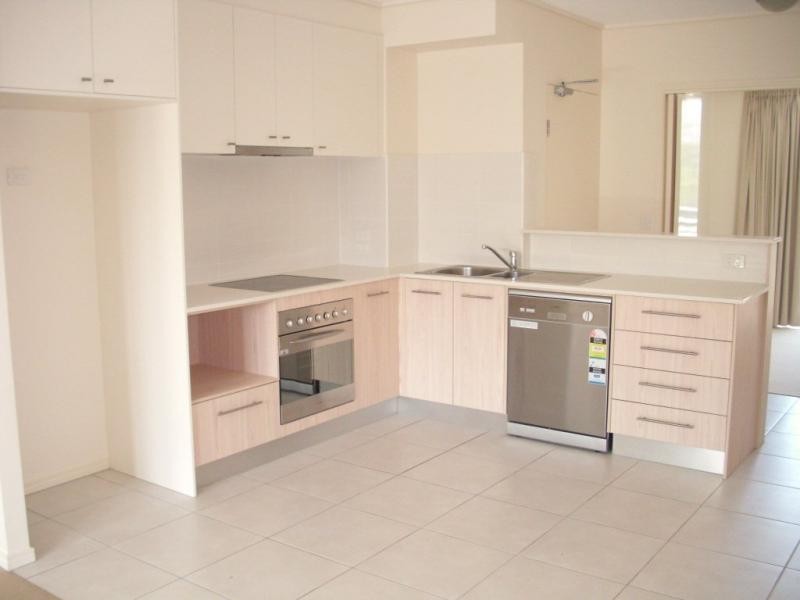 68 Pulgul Street, Urangan QLD 4655