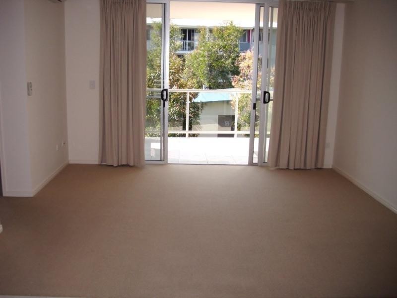 68 Pulgul Street, Urangan QLD 4655