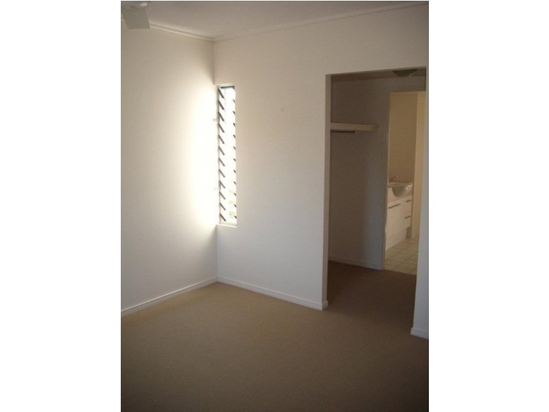 68 Pulgul Street, Urangan QLD 4655