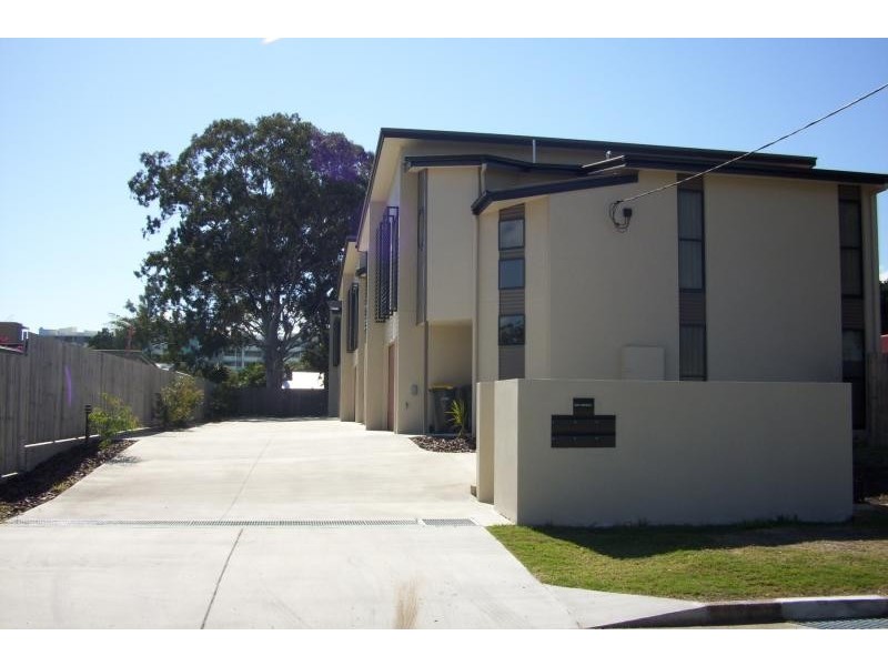 Unit 4/52 Shell Street, Urangan QLD 4655