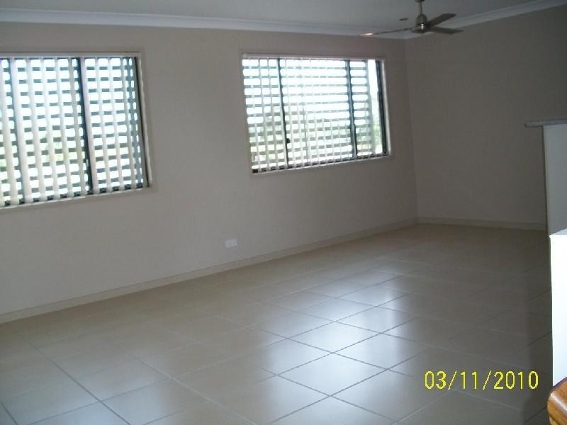 Unit 4/52 Shell Street, Urangan QLD 4655