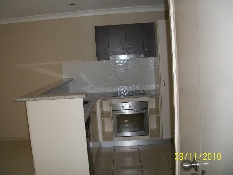 Unit 4/52 Shell Street, Urangan QLD 4655