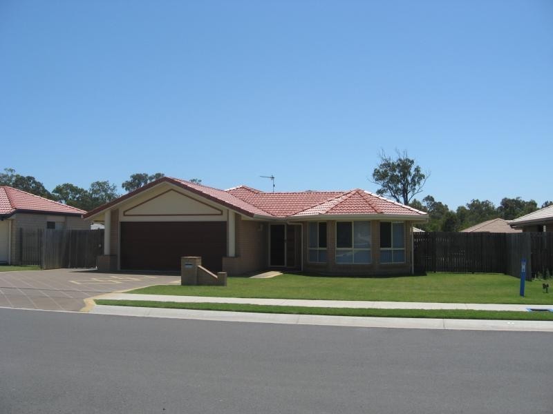 6 Moonstone Drive, Urangan QLD 4655