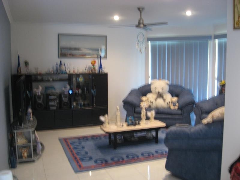 6 Moonstone Drive, Urangan QLD 4655