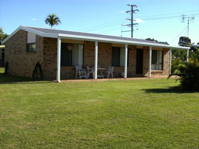 34 William Street, Urangan QLD 4655