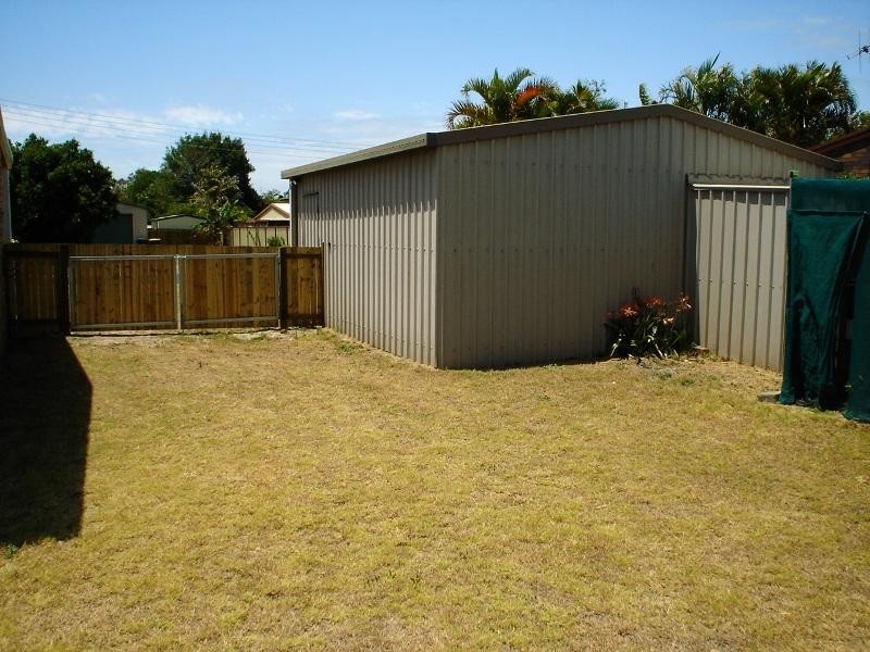 34 William Street, Urangan QLD 4655