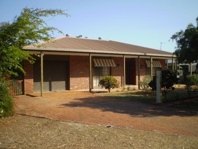10 William Street, Urangan QLD 4655