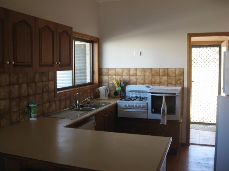 80 Charlton Esplanade, Point Vernon QLD 4655