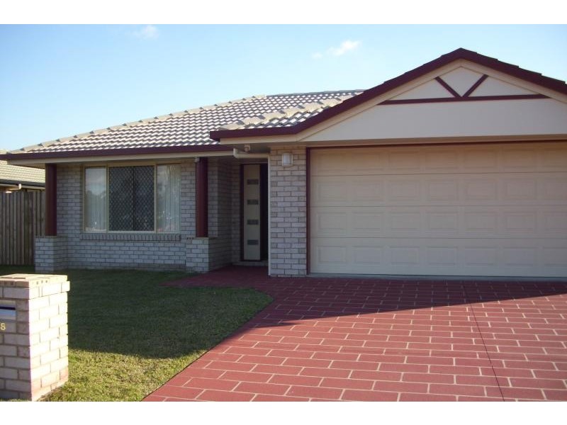 8 Emerald Park Way, Urangan QLD 4655
