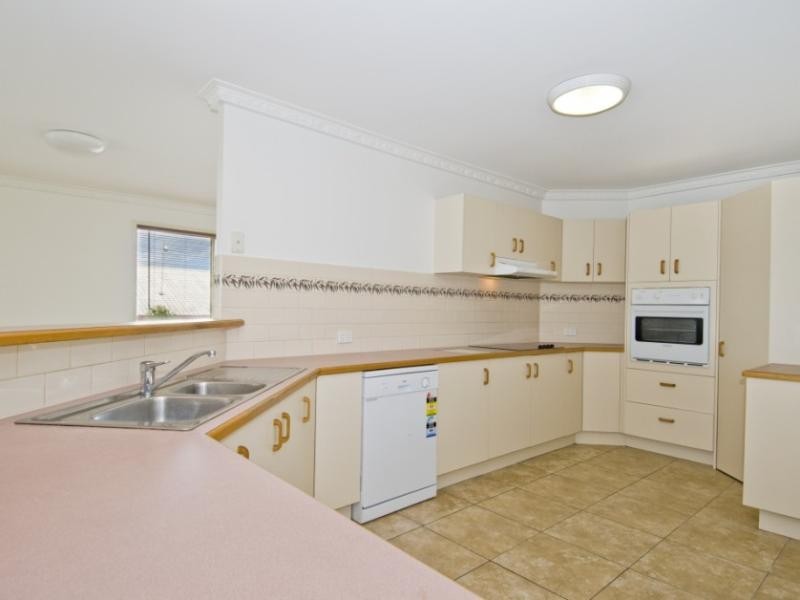 5 Nicholson Court, Urraween QLD 4655
