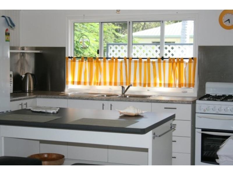 40 Charlton Esplanade, Point Vernon QLD 4655
