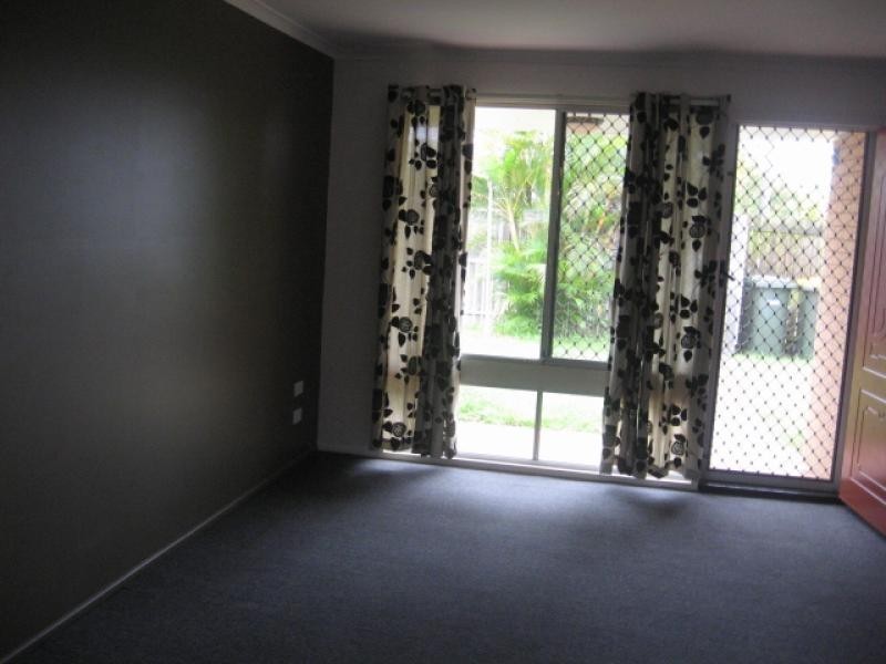 Unit 1/2 Wuruma Street, Scarness QLD 4655