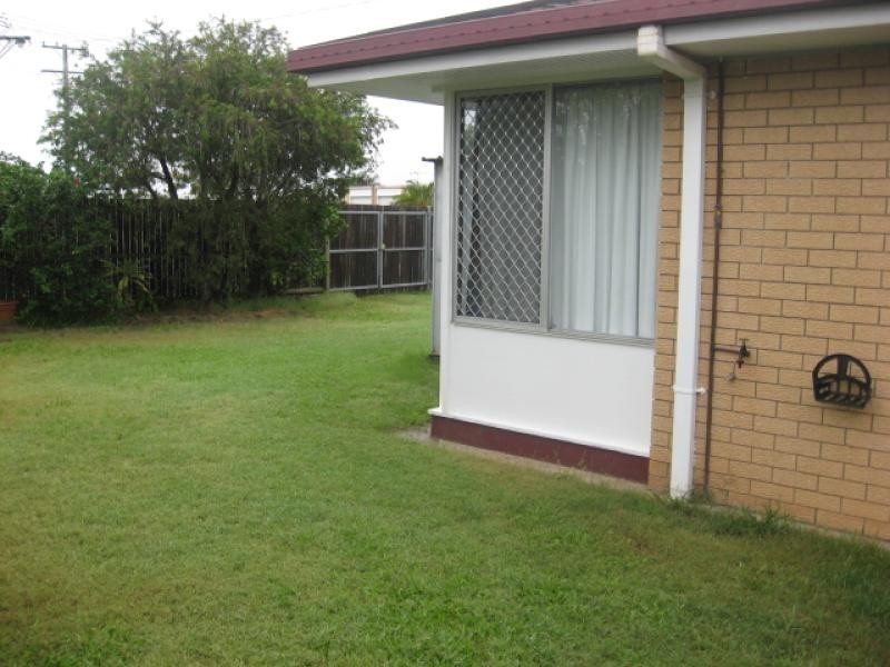 Unit 1/2 Wuruma Street, Scarness QLD 4655