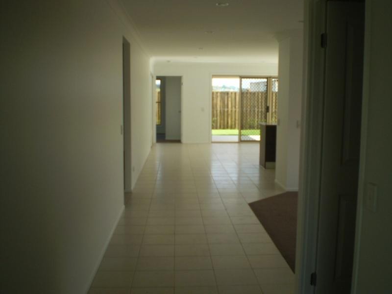 6 Salamander Ave, Urraween QLD 4655