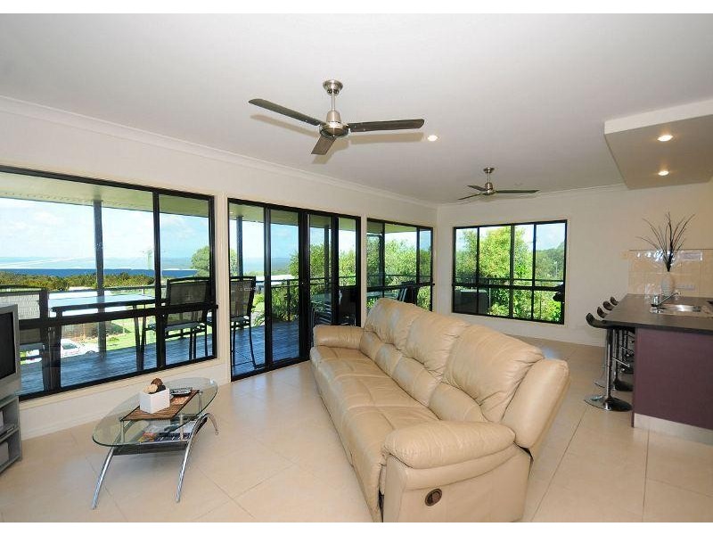 2 Egret Court, River Heads QLD 4655