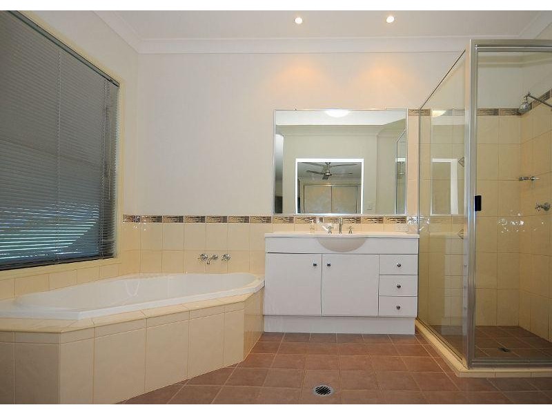 2 Egret Court, River Heads QLD 4655