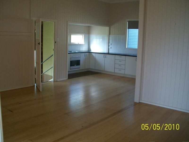 67 Chapel Road, Nikenbah QLD 4655