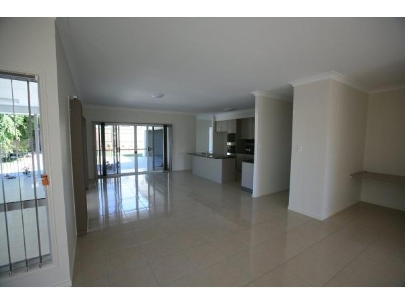 8A Partridge Close, Torquay QLD 4655