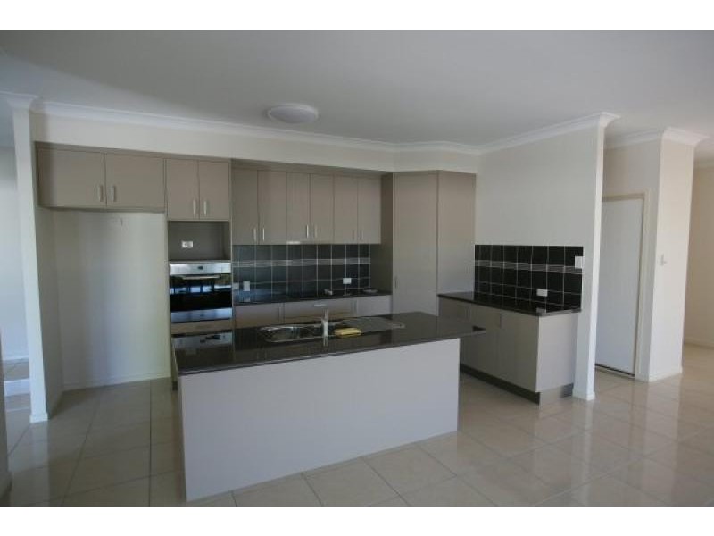 8A Partridge Close, Torquay QLD 4655