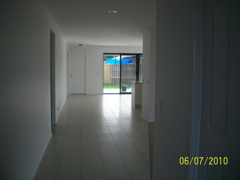 6 Santa Maria Drive, Urraween QLD 4655