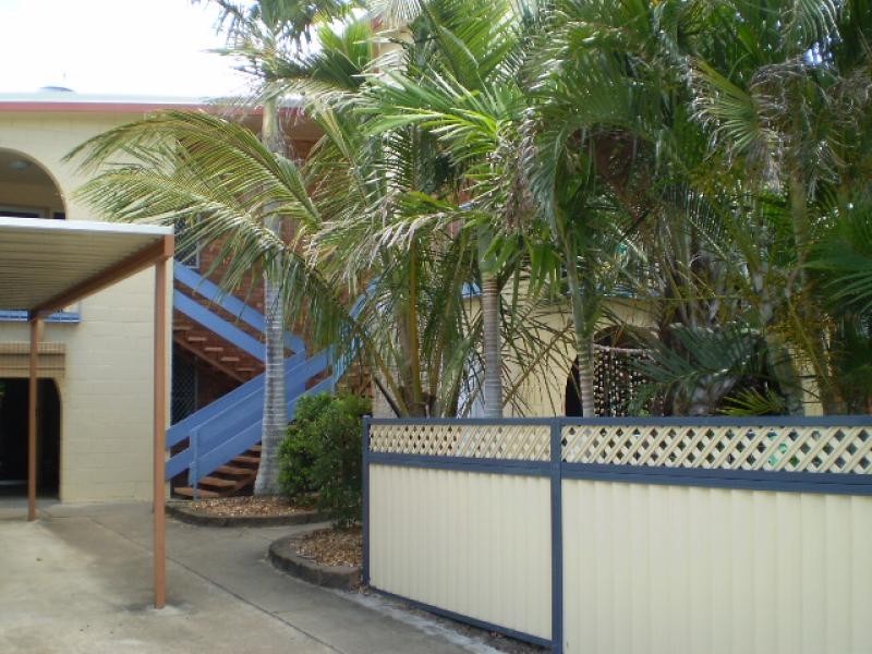 Unit 2/507 Esplanade, Urangan QLD 4655