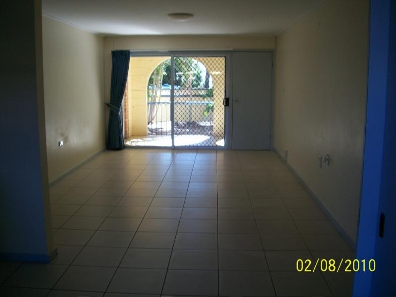 Unit 2/507 Esplanade, Urangan QLD 4655