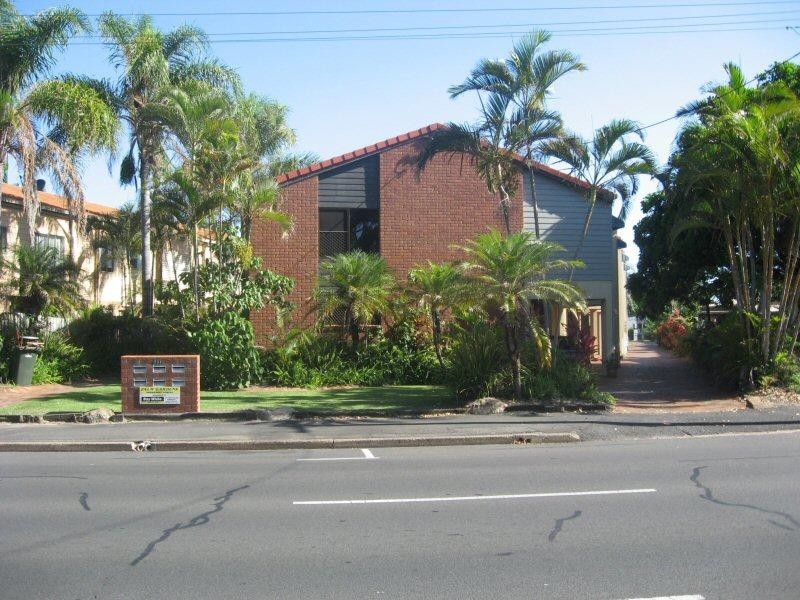 Unit 3/447 Esplanade, Torquay QLD 4655