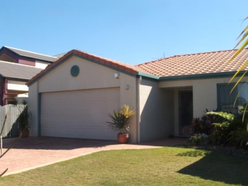 30 Lester Crescent, Torquay QLD 4655