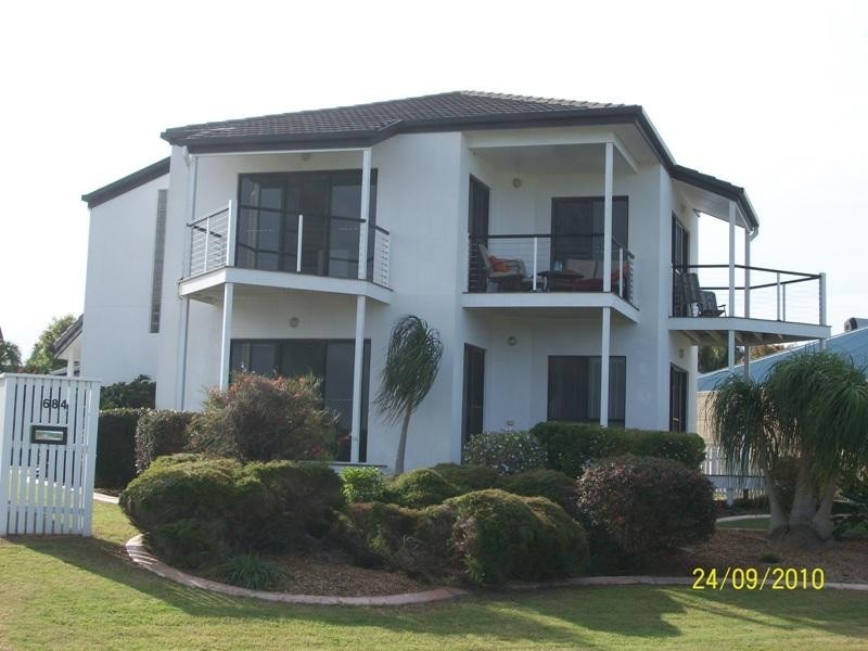 684 Charlton Esplanade, Urangan QLD 4655
