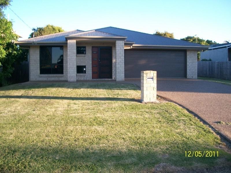 8 Jensen Drive, Urraween QLD 4655