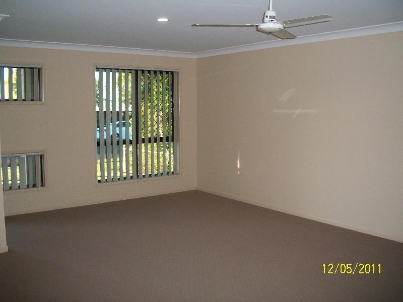 8 Jensen Drive, Urraween QLD 4655