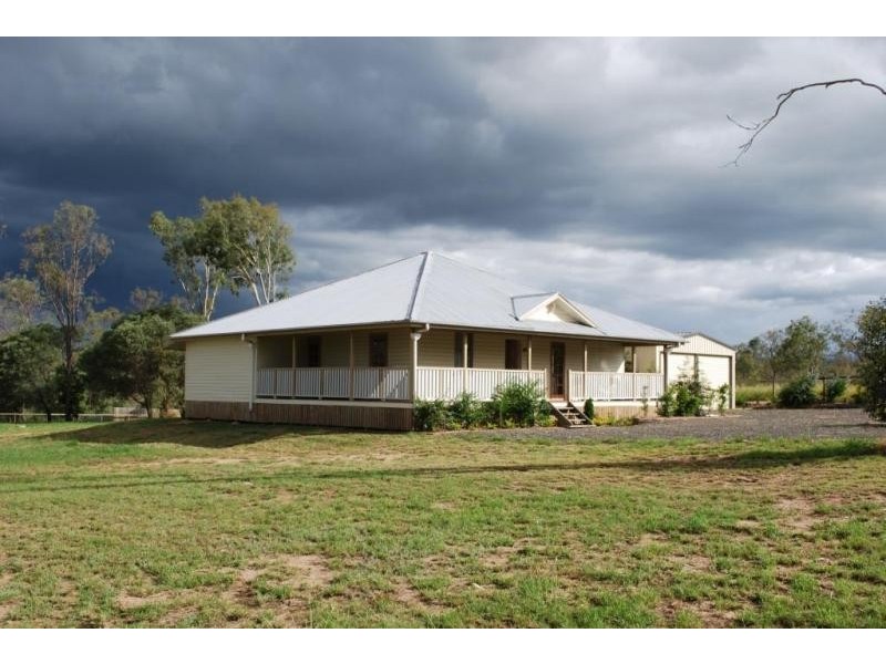 160 Lakes Drive, Laidley Heights QLD 4341