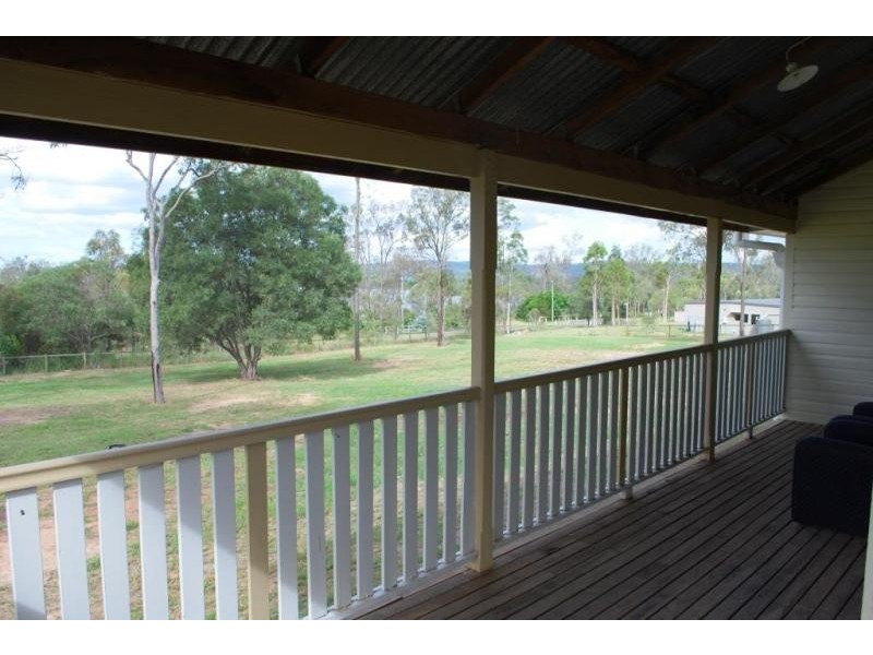 160 Lakes Drive, Laidley Heights QLD 4341