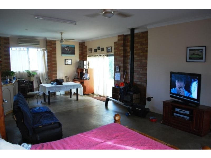 84 Bartleys Road, Spring Creek QLD 4343
