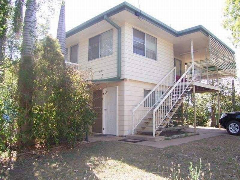 6 BEETSON STREET, Moranbah QLD 4744