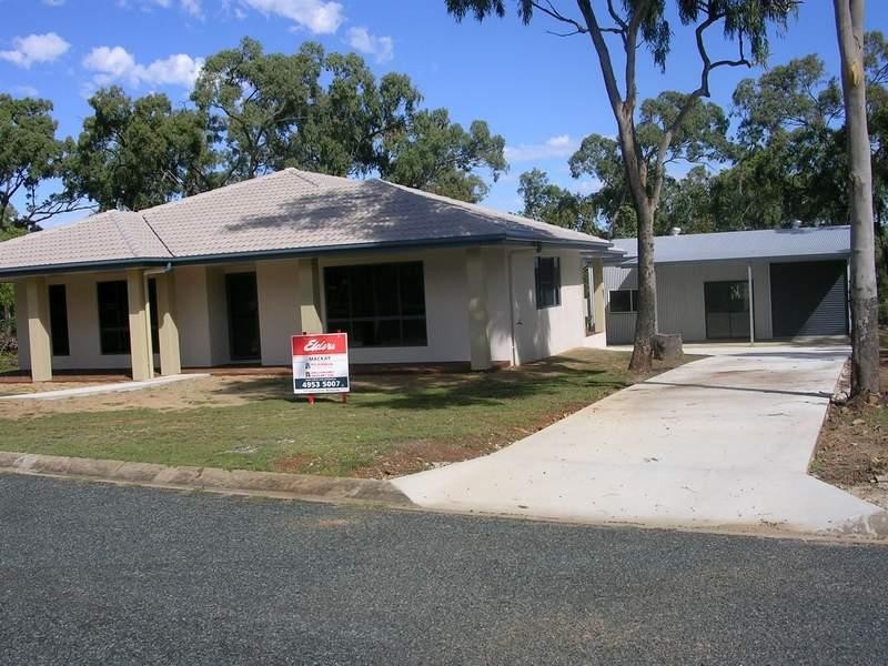 13 BLUE BEACH BOULEVARD, Haliday Bay QLD 4740