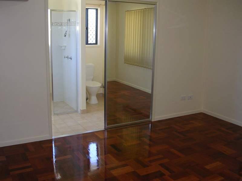 66 VICTOR AVENUE, Glenella QLD 4740